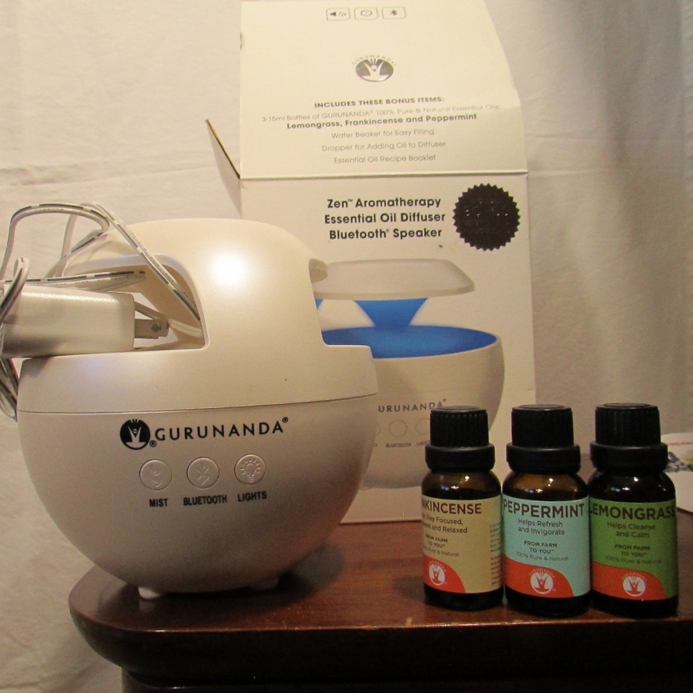 Zen Aromatherapy Essential Oil Diffuser with Bluetooth Speaker and 3 oils - Picture 3 of 3